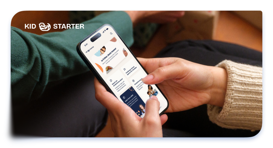 Jugendlicher tippt auf Smartphone